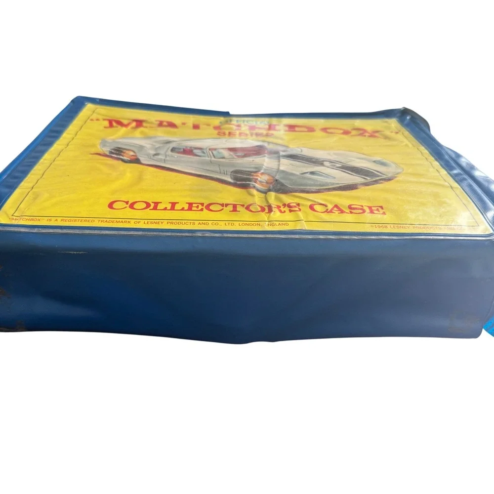 Vintage 1968 Matchbox Lesney Collector Case Blue Vinyl with 24 Diecast Cars Lot